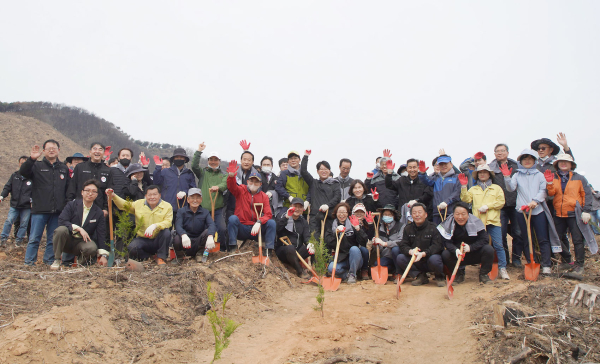 4일 운산면 고풍리 일원에서 열린 제78회 식목일 기념 나무심기 행사 모습