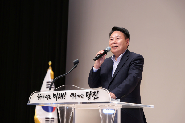 '제51회 보건의 날 기념식'에서 오성환 시장 인사말 모습