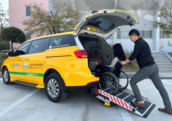 교통약자를 보다 편안하게 모시기 위해   365일 안전운행 캠페인 운동을 전개하고 있다