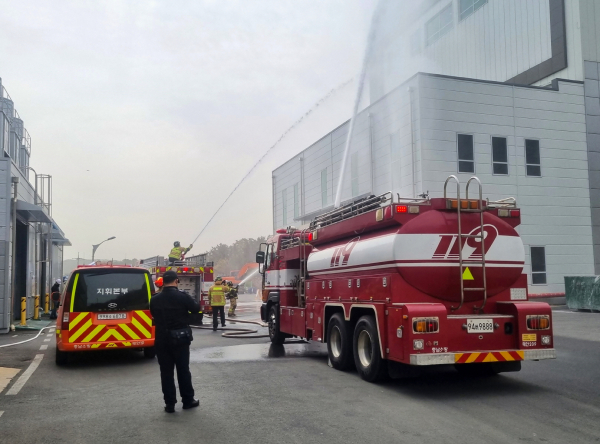 지난 13일 태안군 환경관리센터에서 진행된 합동 소방훈련 모습.