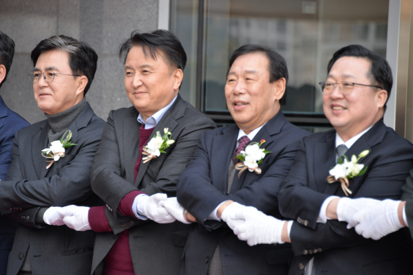 좌로부터 김태흠 충남도지사, 김영환 충북도지사, 최민호 세종시장, 이정우 대전광역시장