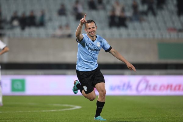 안산전 선제골을 성공한 뒤 기뻐하는 다미르