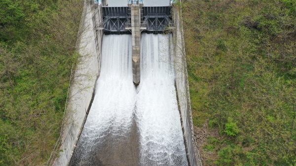 한국농어촌공사는 21일 공사 대표 통수식 행사를 통해 농업 용수 공급 시작을 알렸다.