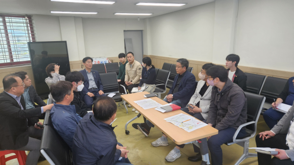 예산시장 현장 점검 회의 모습