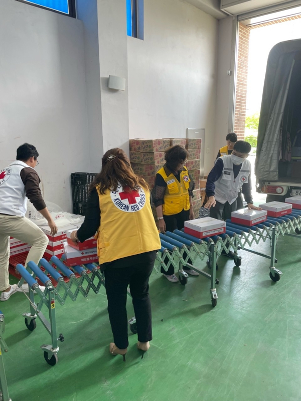 충남적십자사, 전국은행연합회 후원 백미 1,360포 취약계층에 전달