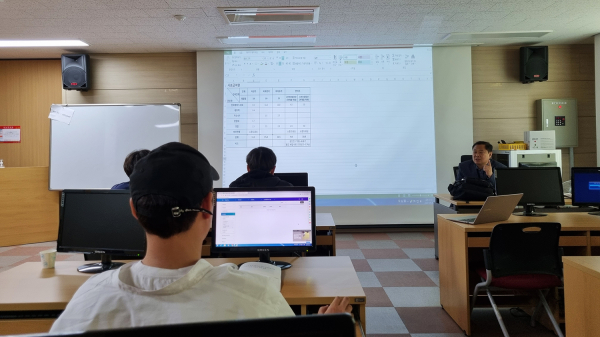 지난 26일 서산시농업기술센터에서 열린 맞춤형 종합컨설팅 모습