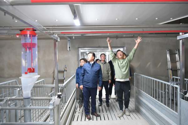 최재구 예산군수 호은팜스2농장 방문