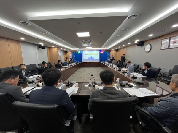 부동산가격공시위원회 회의 모습