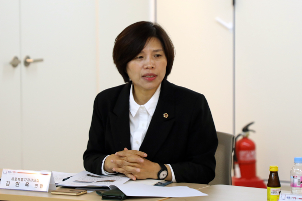 자동크리넷 개선 간담회 하는 김현옥 세종시의회 의원