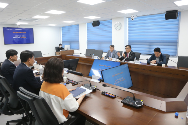 김기웅 군수 한국섬진흥원 방문 모습