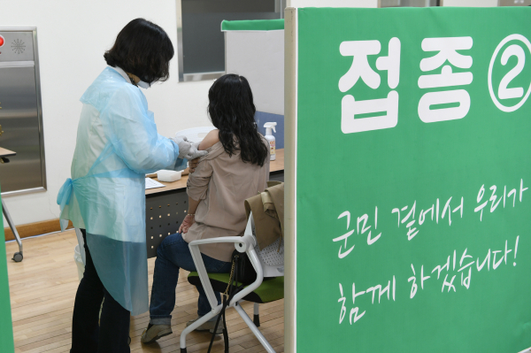 홍성군보건소, 코로나19 고위험군 백신 접종 실시