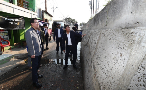 지난 14일과 16일에 걸쳐 정황근 농식품부 장관과 국회 외교통일위원회에게 공사가 설계중인 자카르타 대 방조제 사업 브리핑을 열었다.