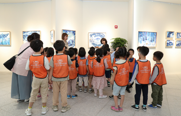 정부세종청사 체육관 이선희(동화작가) 초청 문화강좌 실시