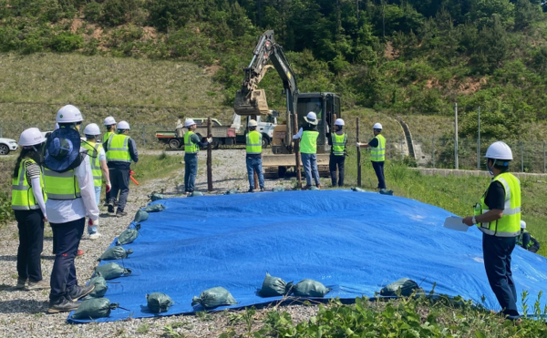 지난 17일 정산면에 있는 백곡저수지에서 재해 대비 비상 훈련 모습