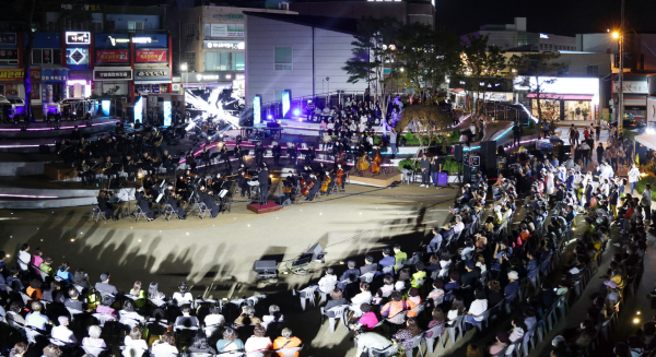 중앙로광장 야외음악회 (지난해 공연)