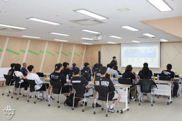 순천향대 재학생 대상 ‘축구 산업 진로’ 특강 진행 모습
