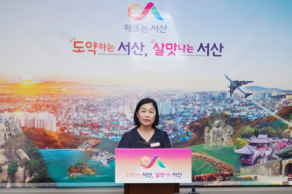 리민자 건강증진과장 브리핑 모습