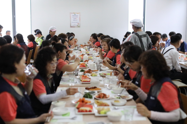 환경미화·시설관리원 사은행사 진행 현장 모습