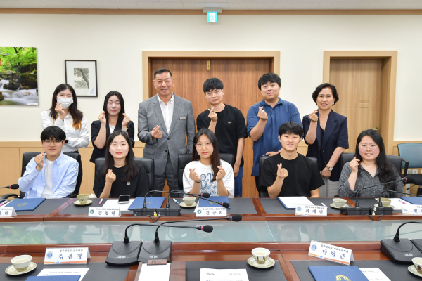 공주사랑 장학생 장학증서 수여식 후 단체사진