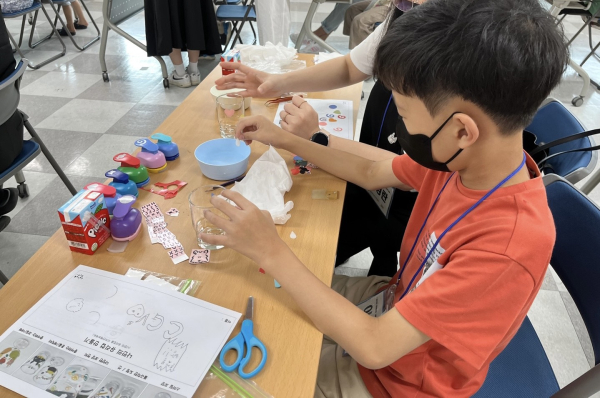 ‘사랑으로 물들여요, 도자기 공예’ 운영