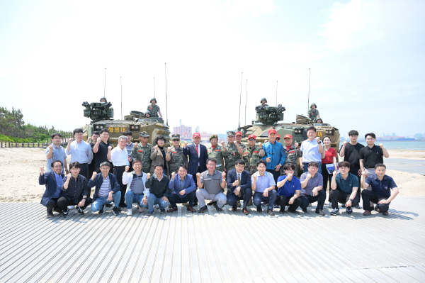 ​14일 경북 포항시 해병1사단과 칠곡군 다부동 전적기념관을 찾았다​