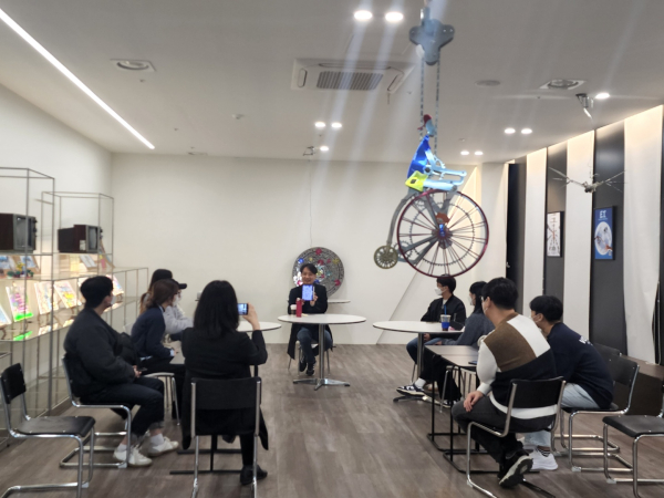 한밭대학교에서 진행된 키네틱 아트전 작가와의 대화