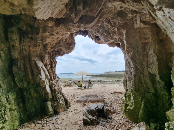 왜목마을 해식동굴 모습