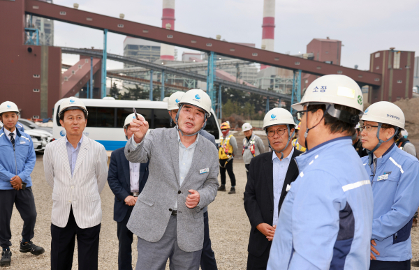 ‘안전과 취업, 지역 일자리 창출을 위한 산·관·학 업무 협약’ 체결 모습