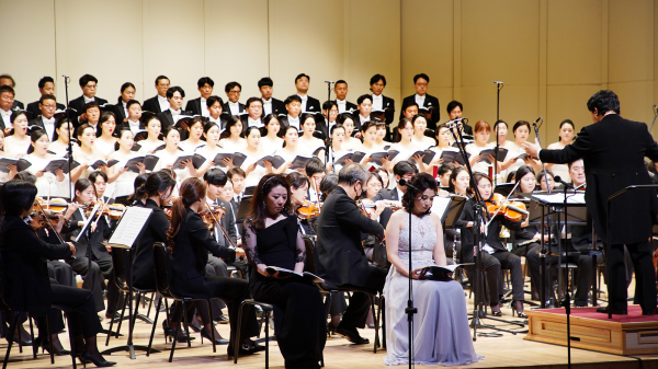 창단10주년 기념 제11회 서산시립합창단 정기연주회 모습