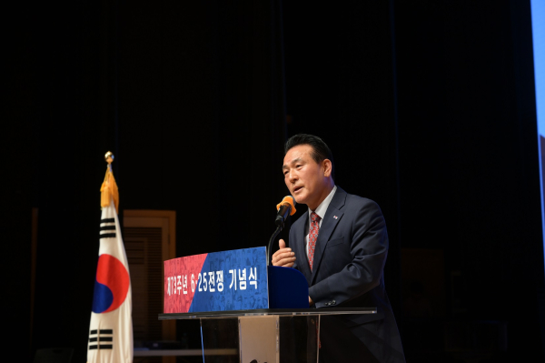 625전쟁 기념식 중(백성현 논산시장)