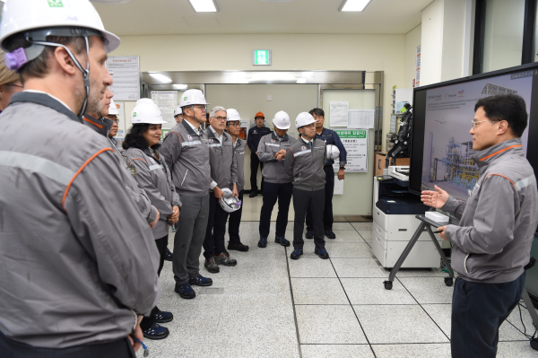 한화토탈에너지스 POE 파일럿 공장 준공식 개최 모습