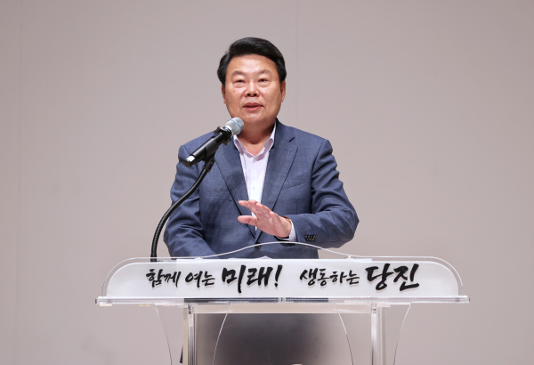 당진시 민선 8기 1주년 기념 직원 만남의 날 시장님 당부 말씀 모습