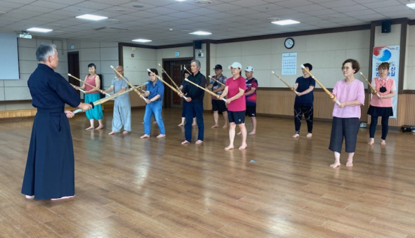 기성종합복지관 ‘어르신 검도교실’ 운영