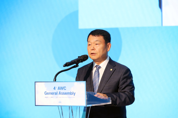 윤석대 사장이 6일 경기도 화성시 K-water 송산글로벌교육연구센터에서 진행된 아시아물위원회(이하 AWC) 제4차 총회에 참석하여 개회사를 진행하고 있다.