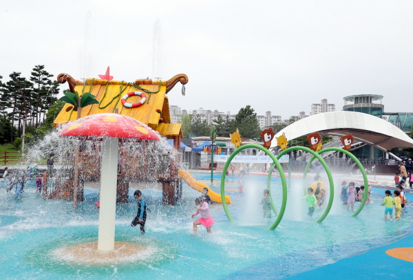 작년 유성구 어린이물놀이장 전경