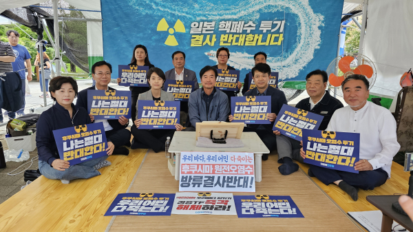 더불어민주당 복기왕 충남도당위원장, 고민정 최고위원, 가세로 태안군수 등이 조한기 서산태안 지역위원장 단식농성장을 찾았다.