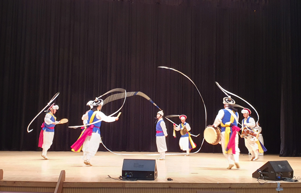 지난 15일부터 16일까지 서산시 문화회관에서 열린 제25회 전국농악명인 경연대회 모습