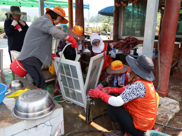 청양군 집중호우 피해지역 자원봉사 참가 모습