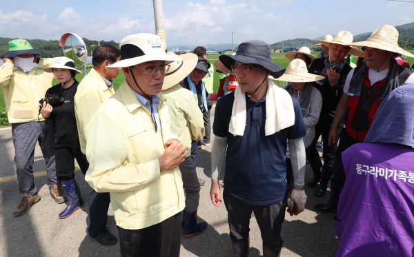 박희조 대전 동구청장, 충남 청양군 호우 피해 복구 봉사활동 참여 모습 (청양군수와 함께)