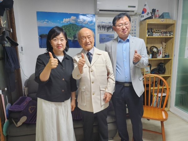 참전 영웅 제복 입혀드리기 및 폭염 대비 위문 실시