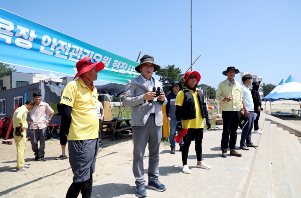 가세로 군수 해수욕장 점검(청포대 방문)