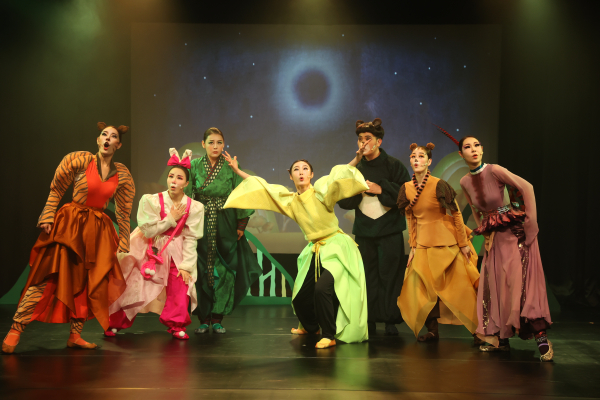 강강숲에 떨어진 달님 공연 장면