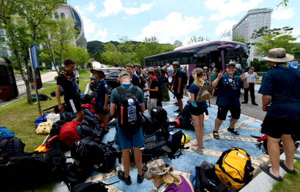 스웨덴 참가자들 백석대 캠퍼스에 도착