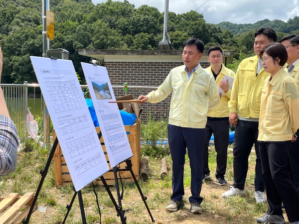 박수진 농림축산식품부 식량정책실장은 8일 태풍 카눈 북상 대비 농업생산기반시설물 점검과 철저한 안전 관리를 주문했다.