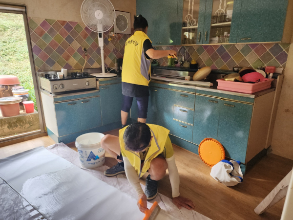 특수임무 고마봉사단, 수해 가구 주거환경 개선 봉사 모습