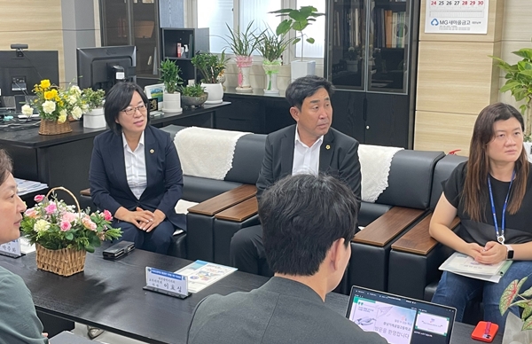 박주화, 이효성 대전시의원 직업계고 방문 모습