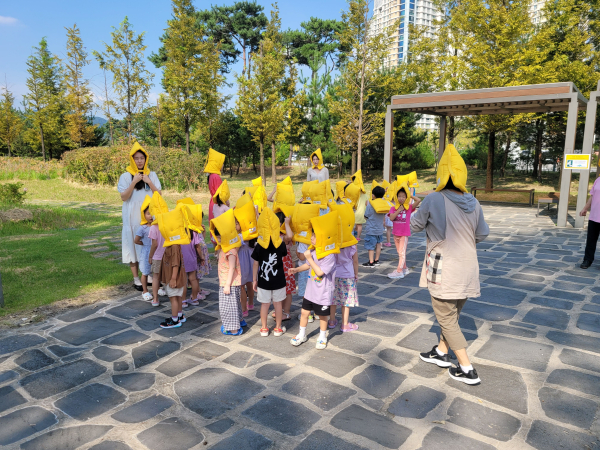 12일 충녕어린이집 원아와 교직원을 대상으로 지진대피훈련 실시 모습