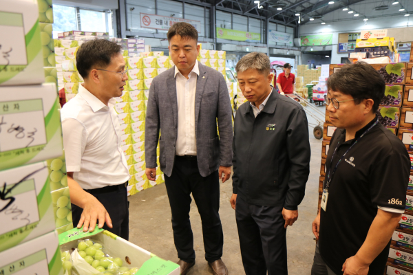 왼쪽부터 이한수 장장, 권희근 위원장, 정낙선 본부장