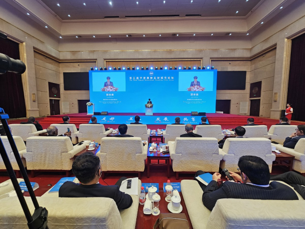 닝샤우호도시포럼 주제발표하는 정본환 국장