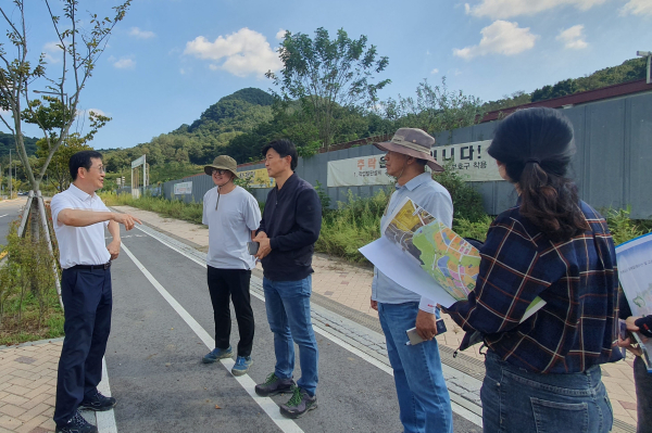행복청 김흥진 차장, 추석맞이 원수산 둘레길 현장 점검 모습